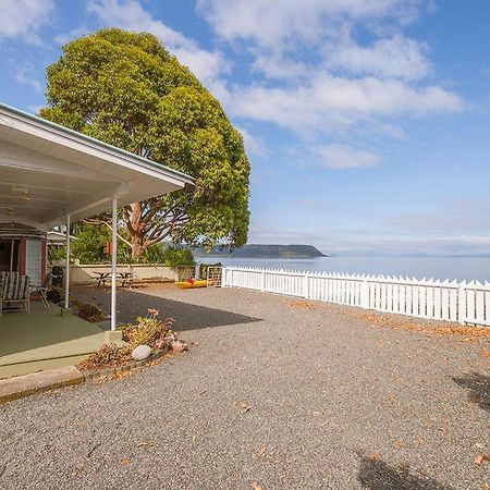 Lake Edge Cottage - Waitahanui Holiday Home Bagian luar foto