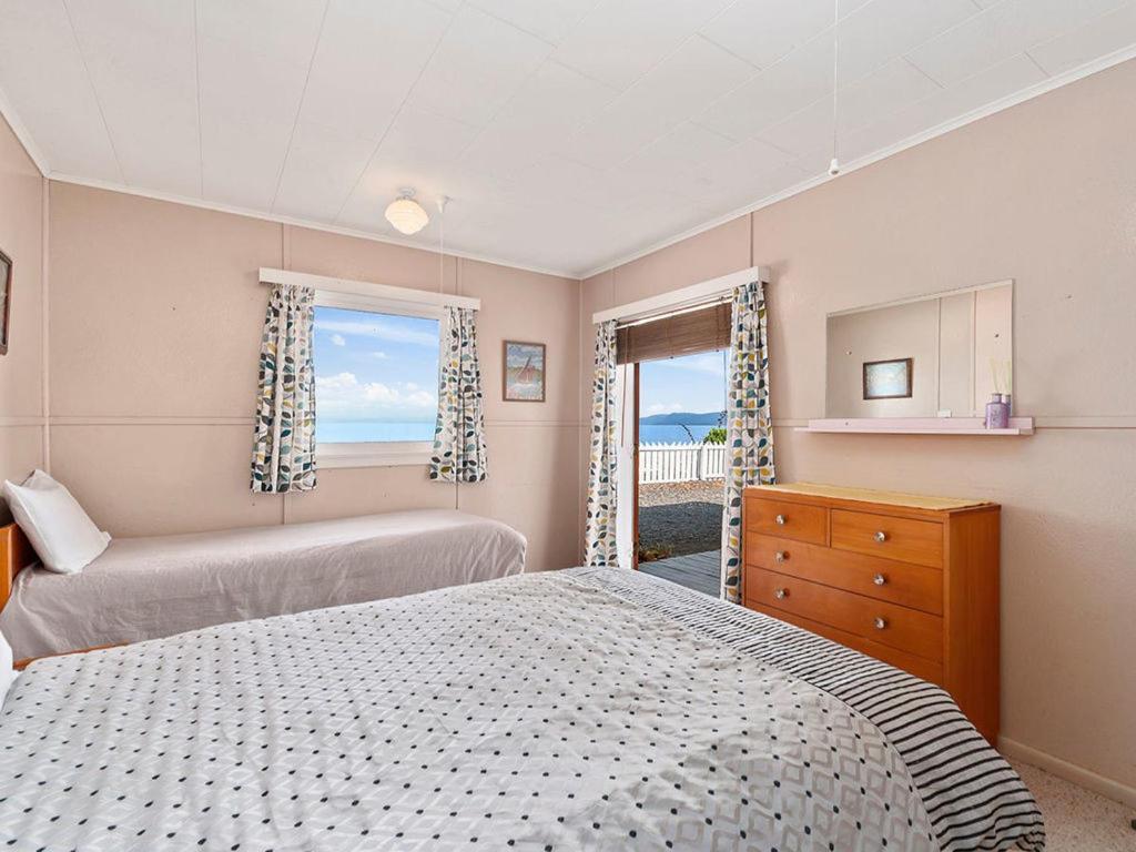 Lake Edge Cottage - Waitahanui Holiday Home Bagian luar foto